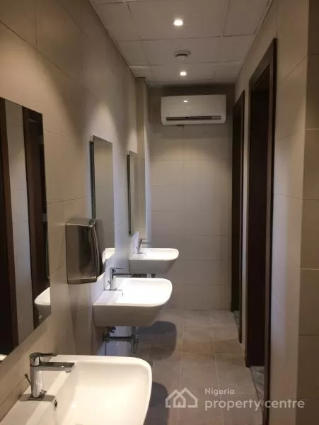 Lekki Phase 1, Lagos